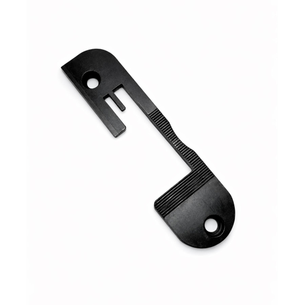 AEE14D C  игольная пластина для швейной машины BML-1510BAE