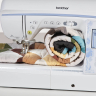 Brother Innov-is NV2700, швейно-вишивальна машина з робочим полем вишивки 300 × 200 мм
