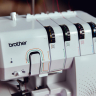 Brother AIRFLOW 3000, побутовий 2/3/4-нитковий оверлок з повітряною заправкою петлителів, 7 видів строчок